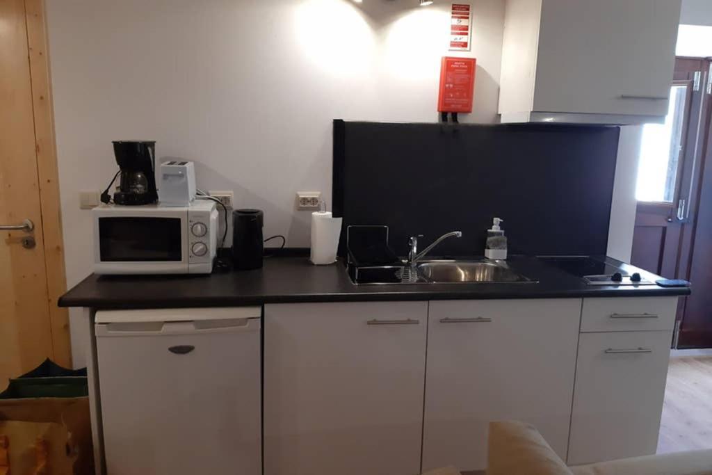 Aurora Papas Apartment Provesende Ngoại thất bức ảnh