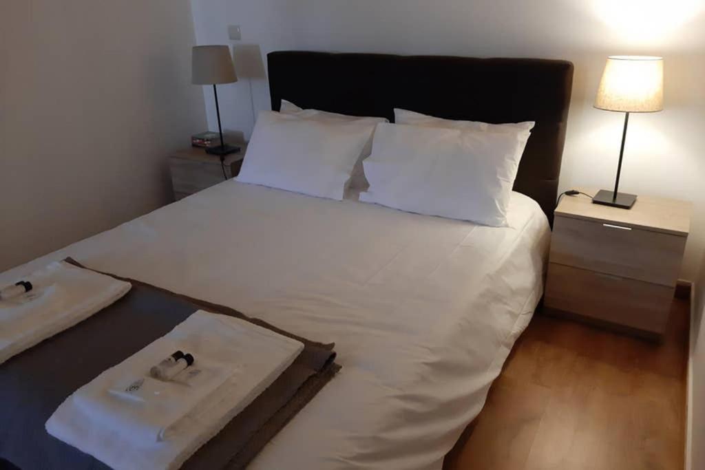 Aurora Papas Apartment Provesende Ngoại thất bức ảnh