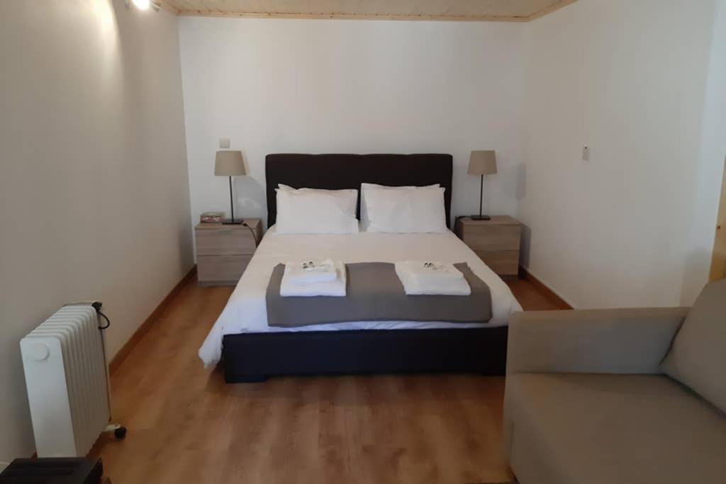 Aurora Papas Apartment Provesende Ngoại thất bức ảnh